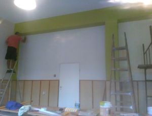 3. Malowanie ścian sali