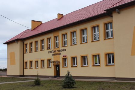 Docieplenie i remont sal w nowej części szkoły w Mąkolicach