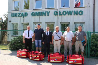 Jednostki OSP z Gminy Głowno otrzymały sprzęty ratownictwa medycznego