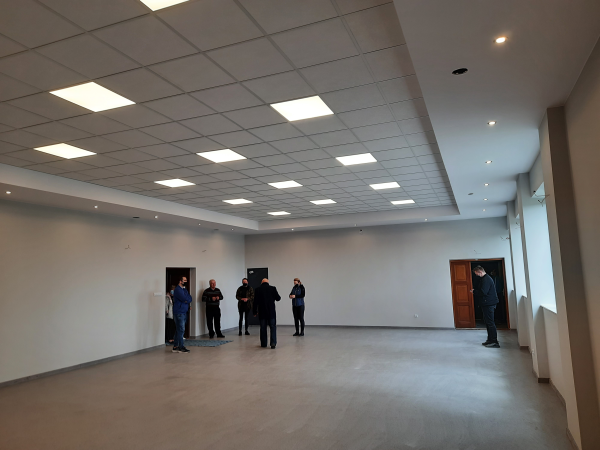 Remont sali głównej w Domu Ludowym w Kadzielinie